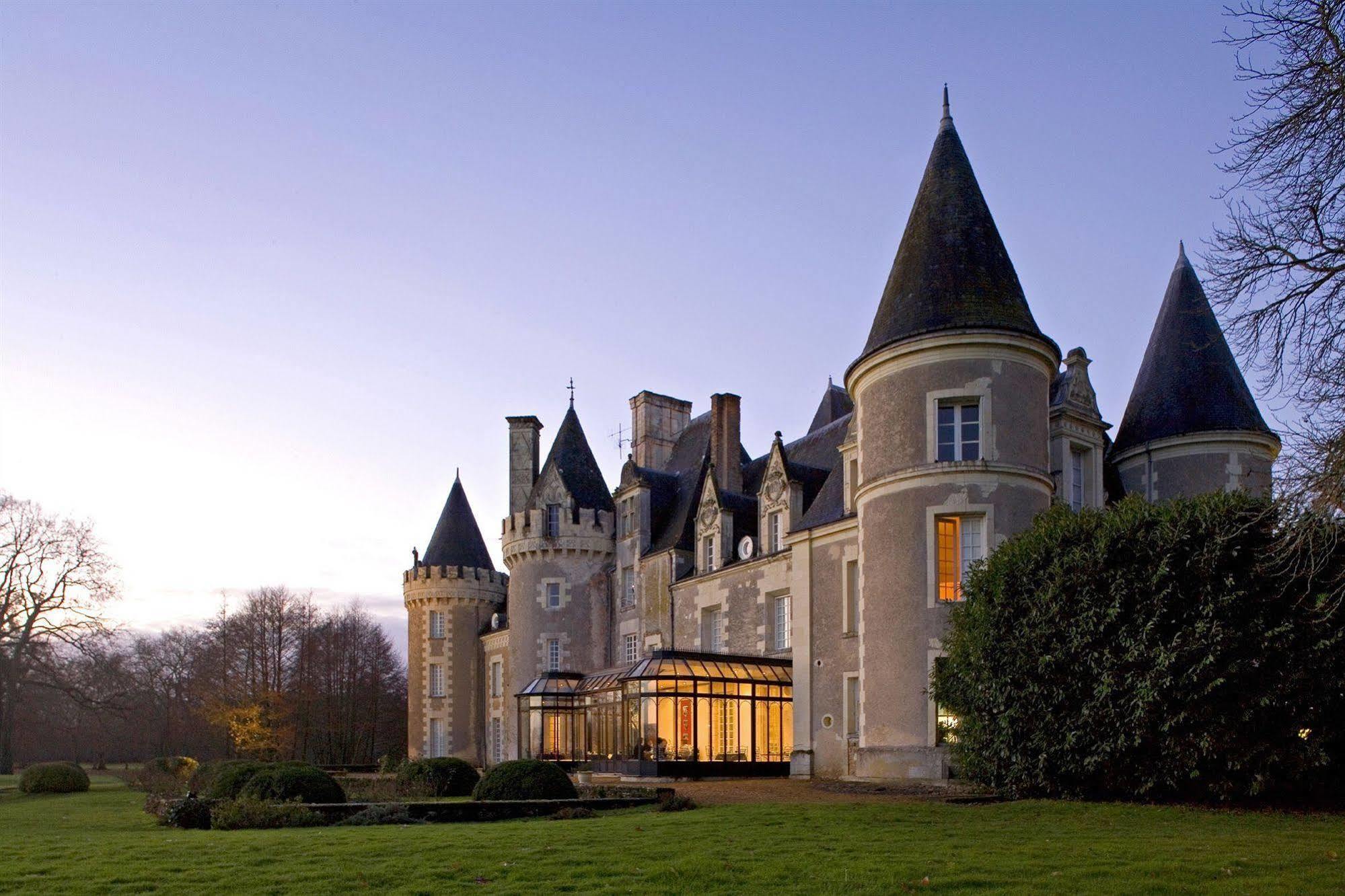 Hotel Chateau Golf Des Sept Tours Курсель-де-Туре Экстерьер фото